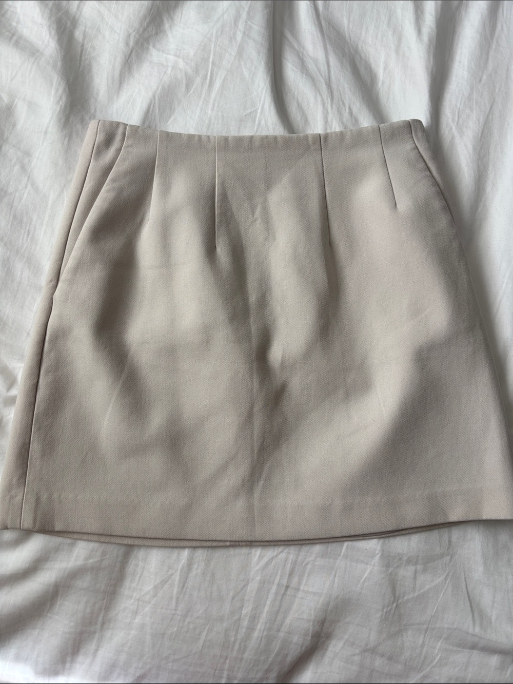 Aritzia Babaton Beige Skirt with Pockets